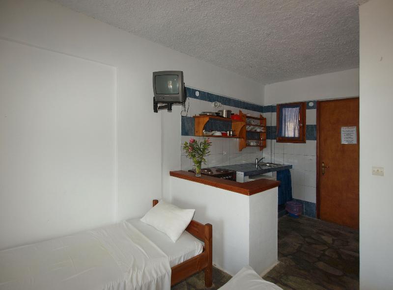 טרולוס Hotel Christakis Studios מראה חיצוני תמונה
